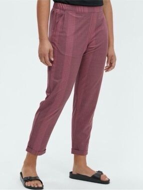 MEC Timeless Pants Dusty Rose Slim Fit Womens Medium lightweight sporty Gorpcore